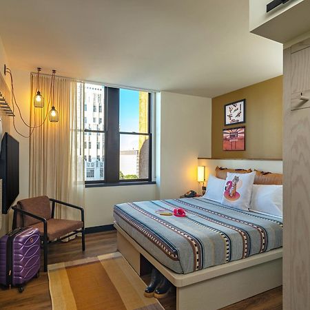 Moxy Phoenix Downtown Екстер'єр фото