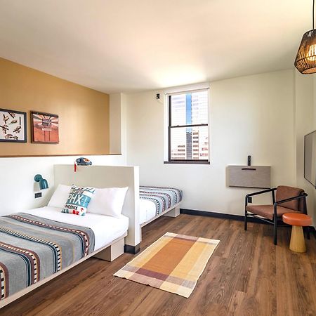 Moxy Phoenix Downtown Екстер'єр фото